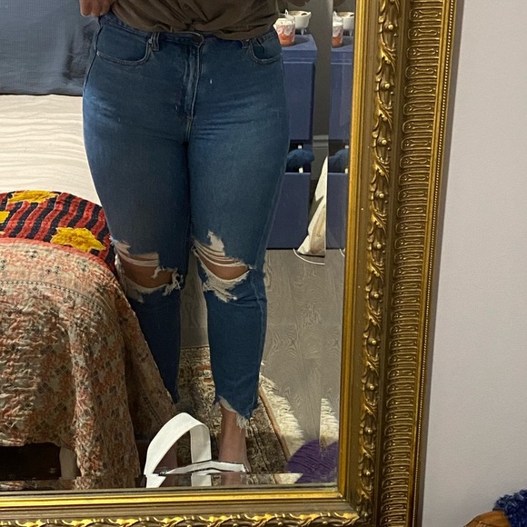 Distressed jeans - Picture 1 of 1